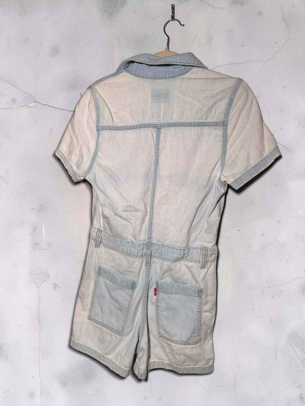 Levi's - Picture 4 of 7
